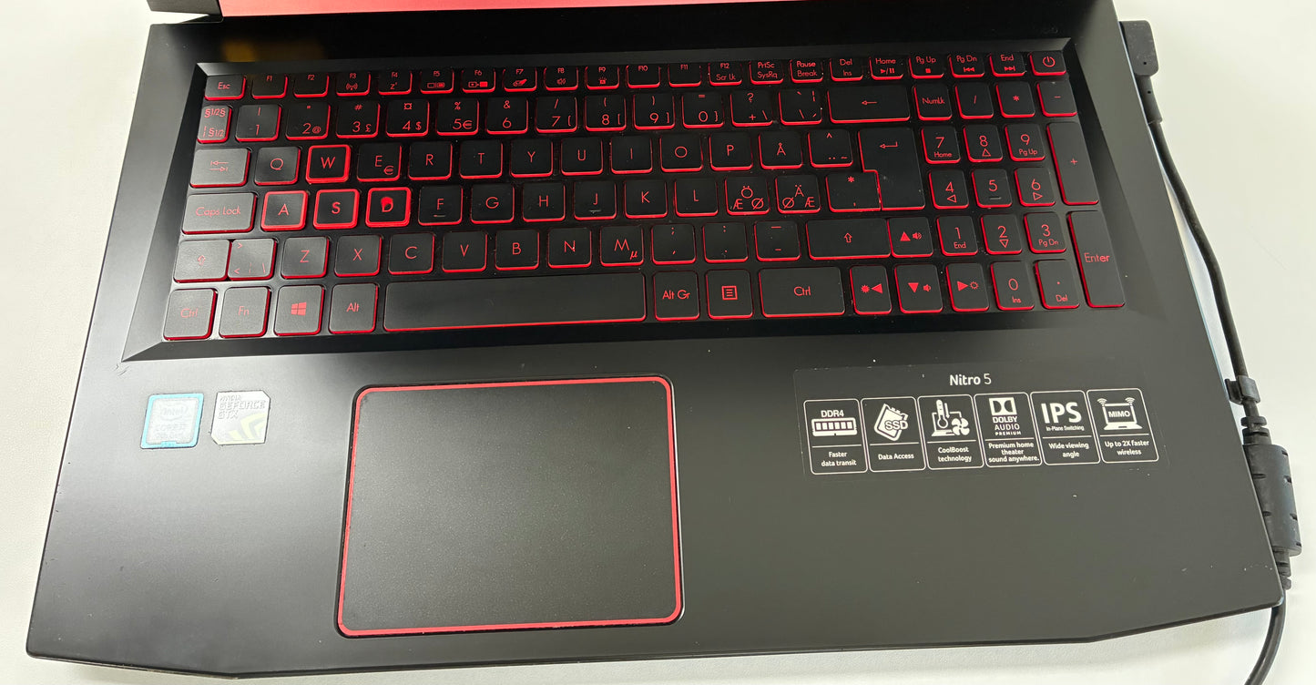 Laptop Gaming Acer Nitro AN515-51, i7-7700HQ, 16 GB RAM, 256 GB SSD, 15.6", Windows 10 Pro, Incarcator, Nu tine bateria