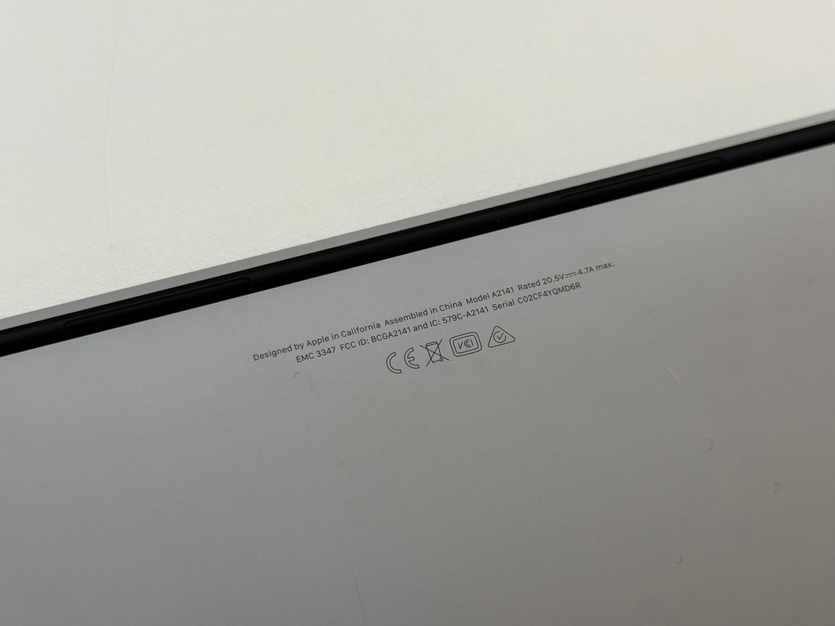 Macbook Pro 16" 2019 / Intel I7 / Touchbar / 500 GB SSD / 16 GB RAM / Silver