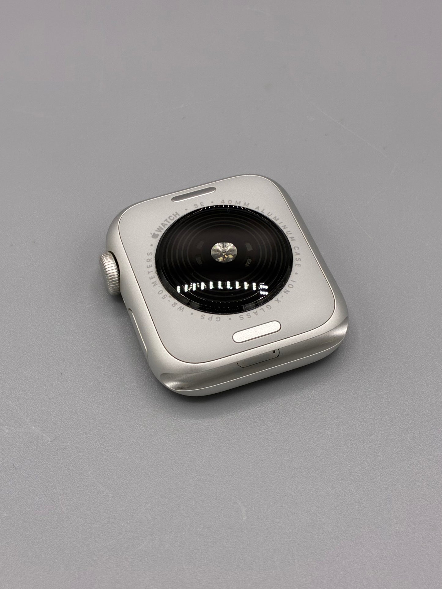 Apple Watch SE 2 (GPS), 40MM, Baterie 96%, Starlight