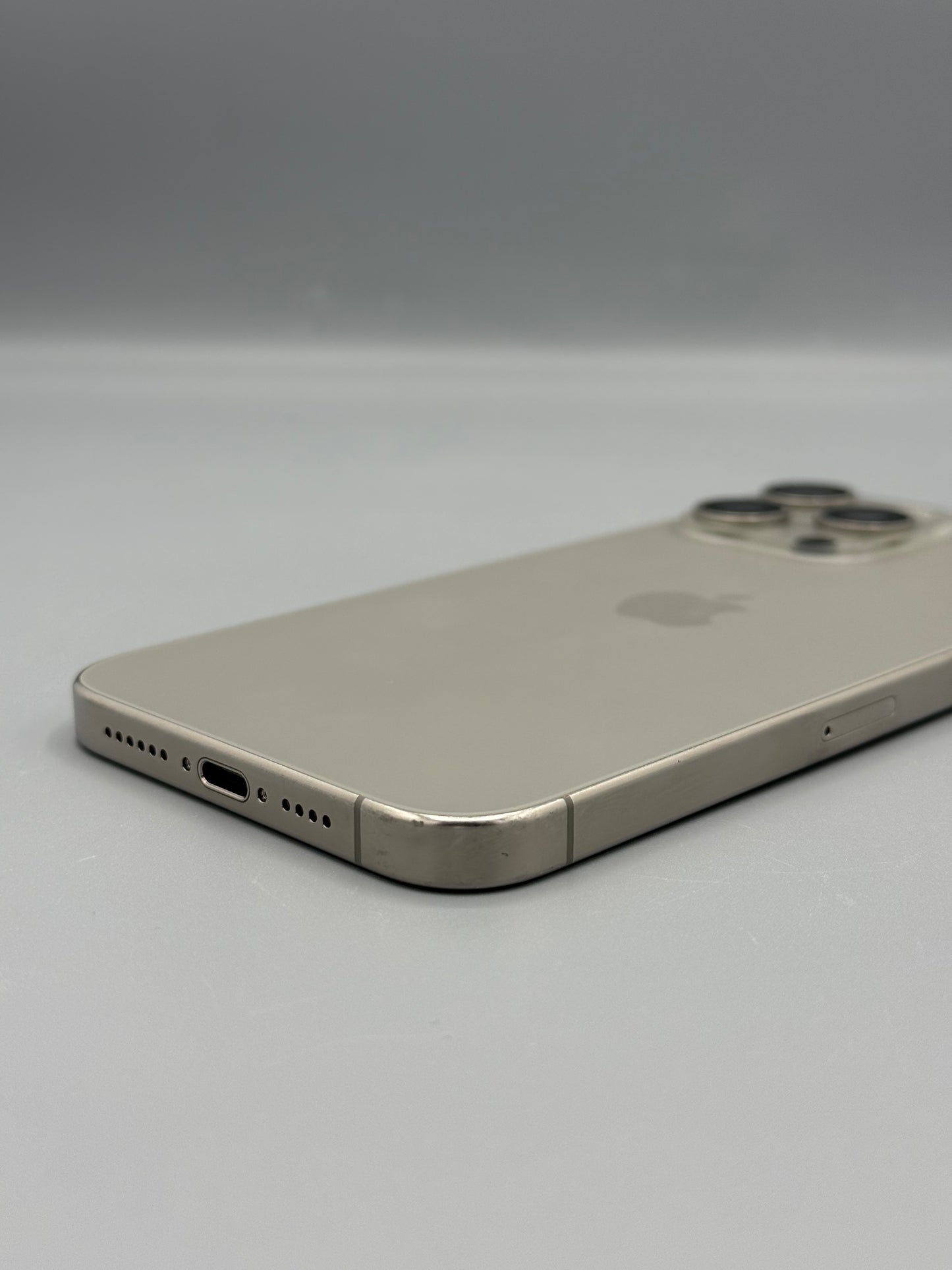 iPhone 15 Pro Max, 256 GB, Baterie 89%, Natural Titanium