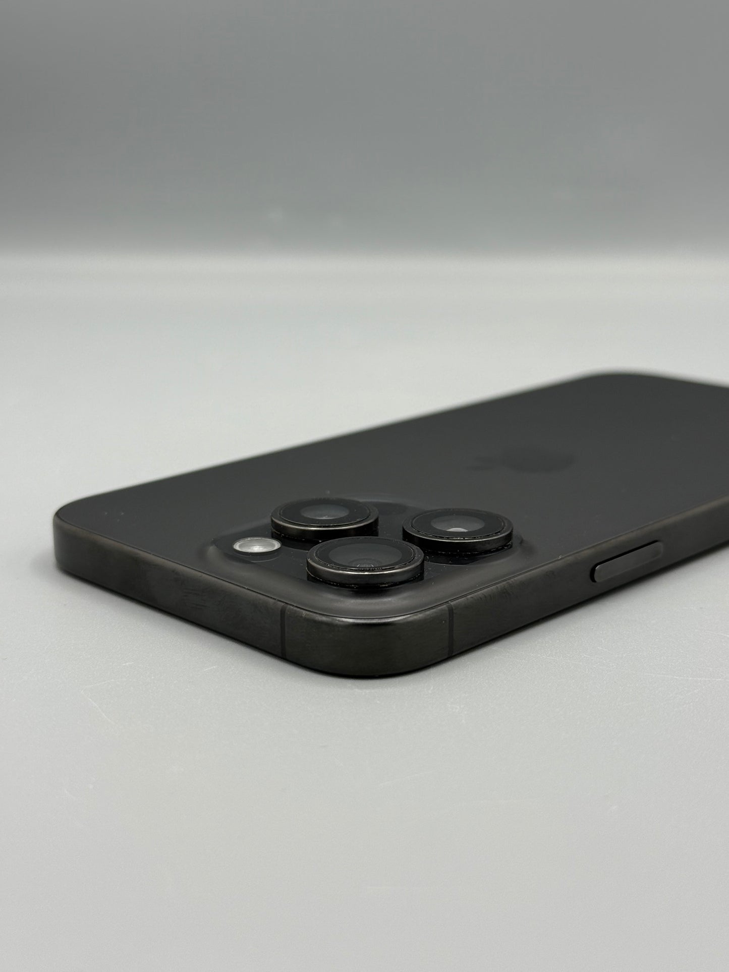 iPhone 15 Pro Max, 256 GB, Baterie 89%, Black Titanium