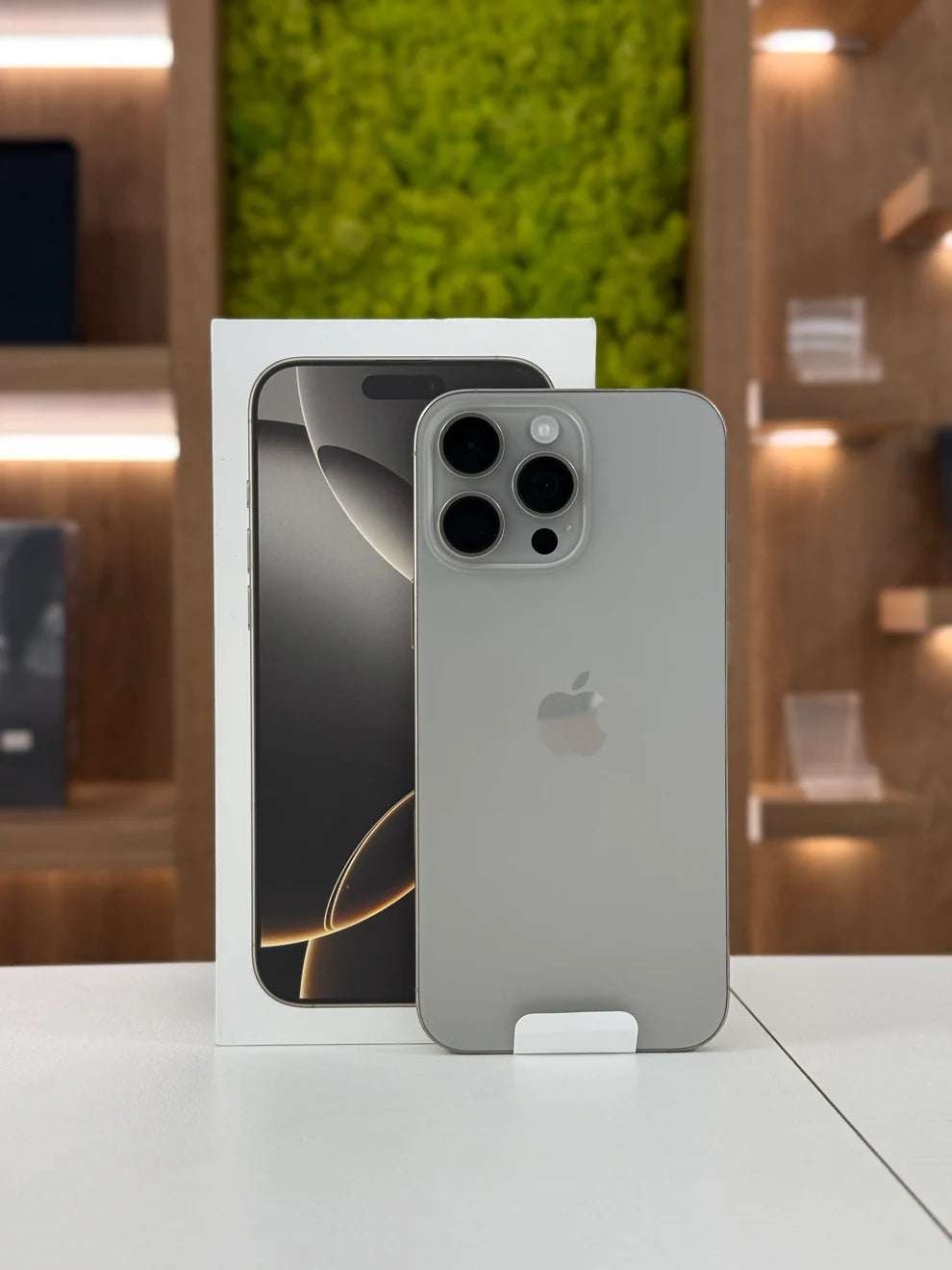iPhone 16 Pro Max, 256GB, Baterie 100%, 0 Cicluri, Natural Titanium