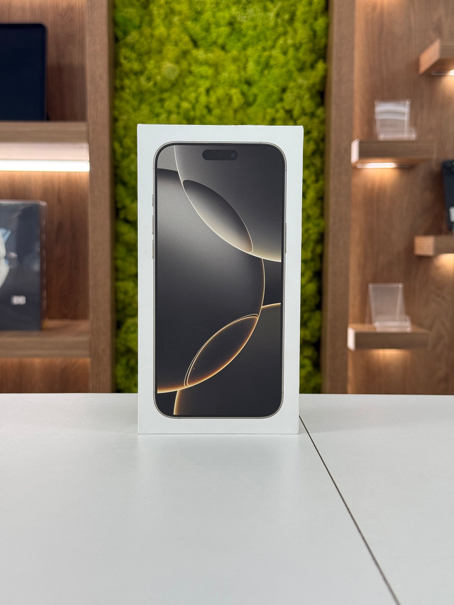 iPhone 16 Pro Max, 256GB, Baterie 100%, 0 Cicluri, Natural Titanium