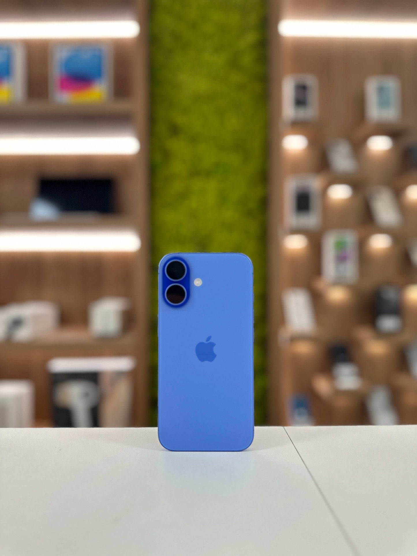 iPhone 16 , 128 GB , Baterie 100% , 2 Cicluri , Ultramarine