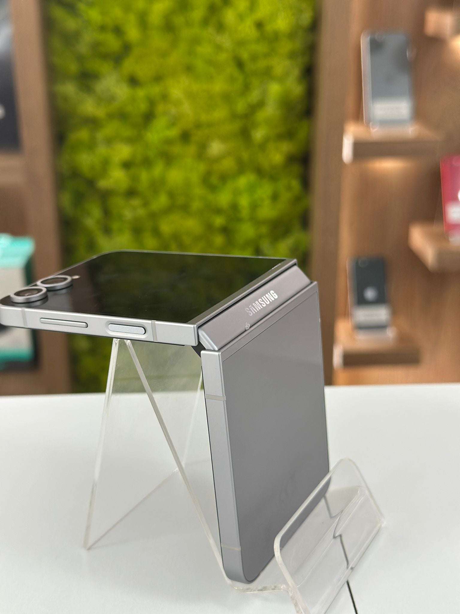 Samsung Galaxy Z Flip6, 12GB RAM, 256GB, 5G, Silver Shadow