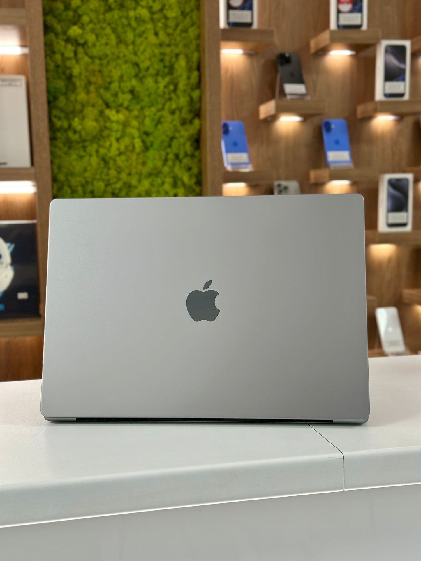 MacBook Pro 16" | Procesor M2 Pro | 16 GB RAM | 512 GB SSD | US INT | Space Grey | 133 Cicluri