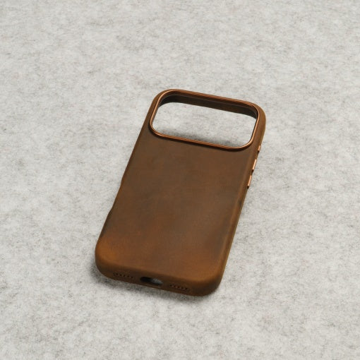 Husa leatherUP Patina, Natural Finish, MagSafe pentru iPhone 17 Pro Max