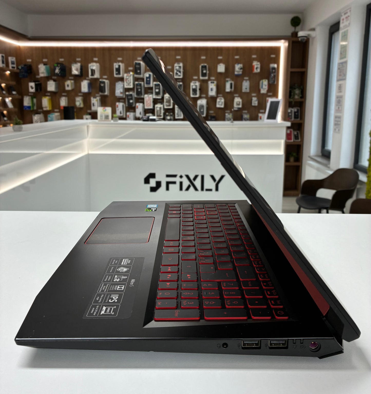 Laptop Gaming Acer Nitro AN515-51, i7-7700HQ, 16 GB RAM, 256 GB SSD, 15.6", Windows 10 Pro, Incarcator, Nu tine bateria