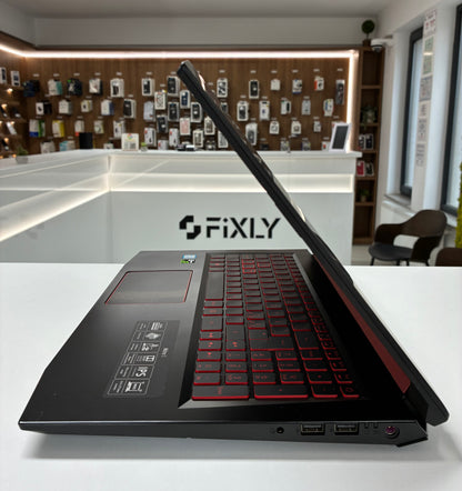 Laptop Gaming Acer Nitro AN515-51, i7-7700HQ, 16 GB RAM, 256 GB SSD, 15.6", Windows 10 Pro, Incarcator, Nu tine bateria