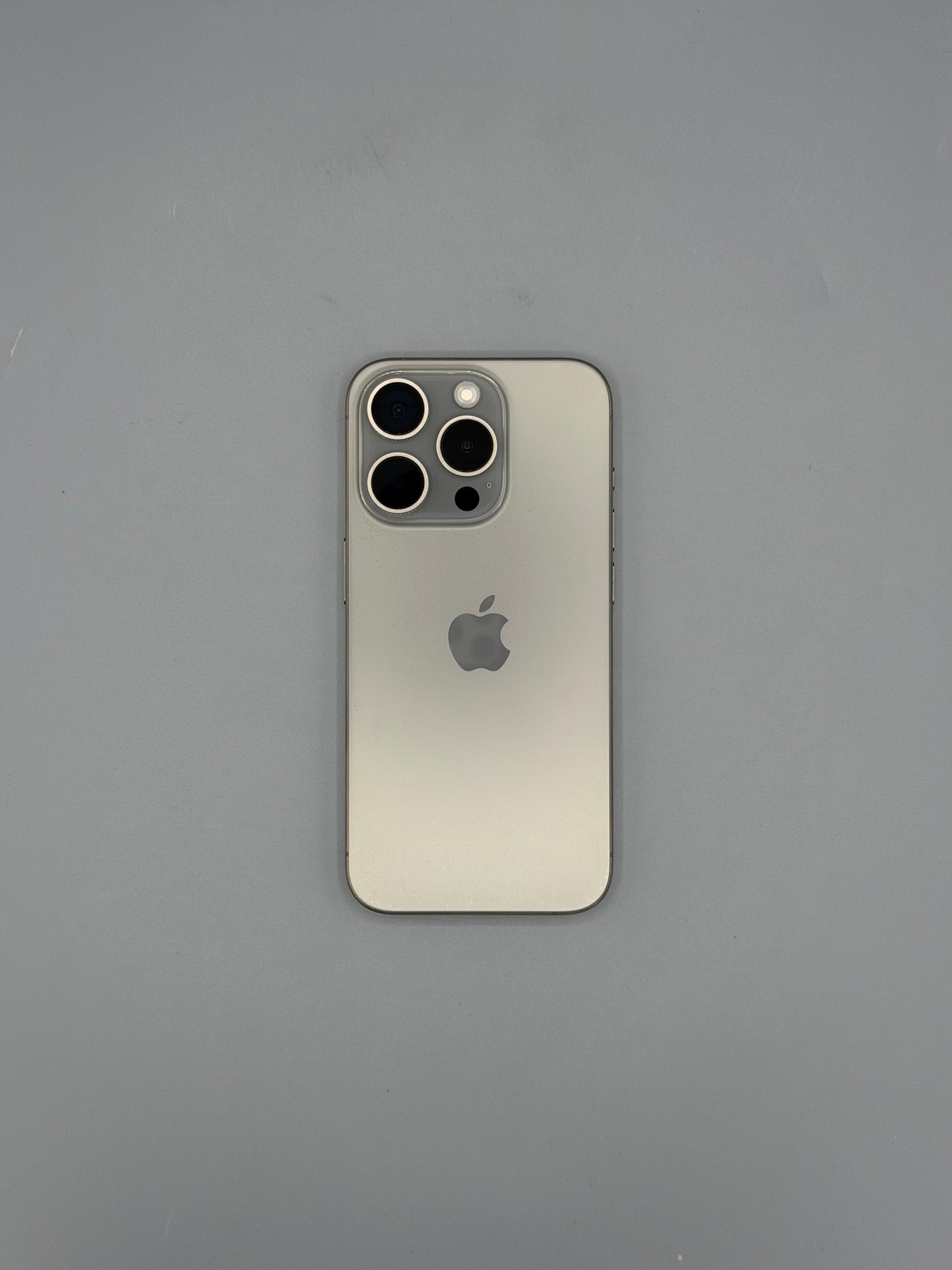 iPhone 15 Pro, 256 GB, Baterie 90% , 693 Cicluri, Natural Titanium