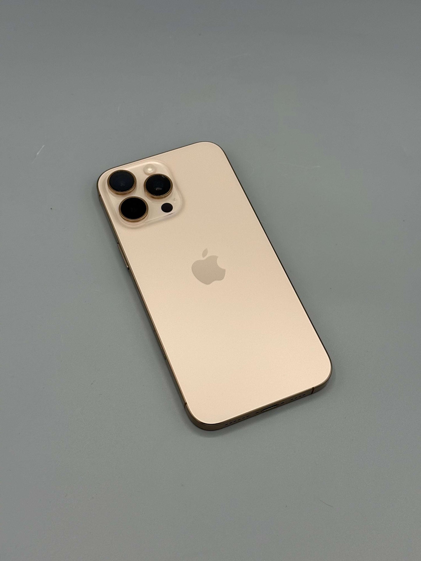 iPhone 16 Pro Max, 256 GB, Baterie 94%, Desert Titanium