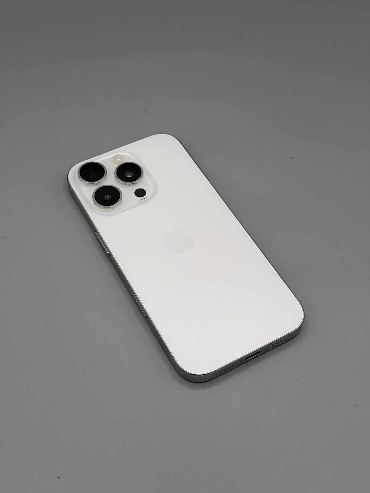 iPhone 16 Pro, 128 GB, Baterie 100%, 60 Cicluri, White Titanium