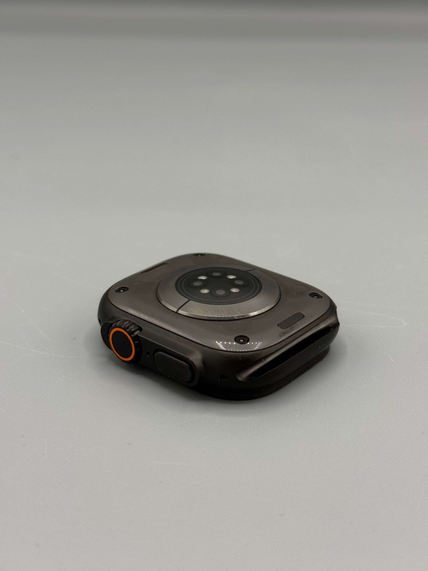 RESIGILAT: Apple Watch Ultra 3, GPS + Cellular, Carcasa Black Titanium 49mm, Black Alpine Loop - Large