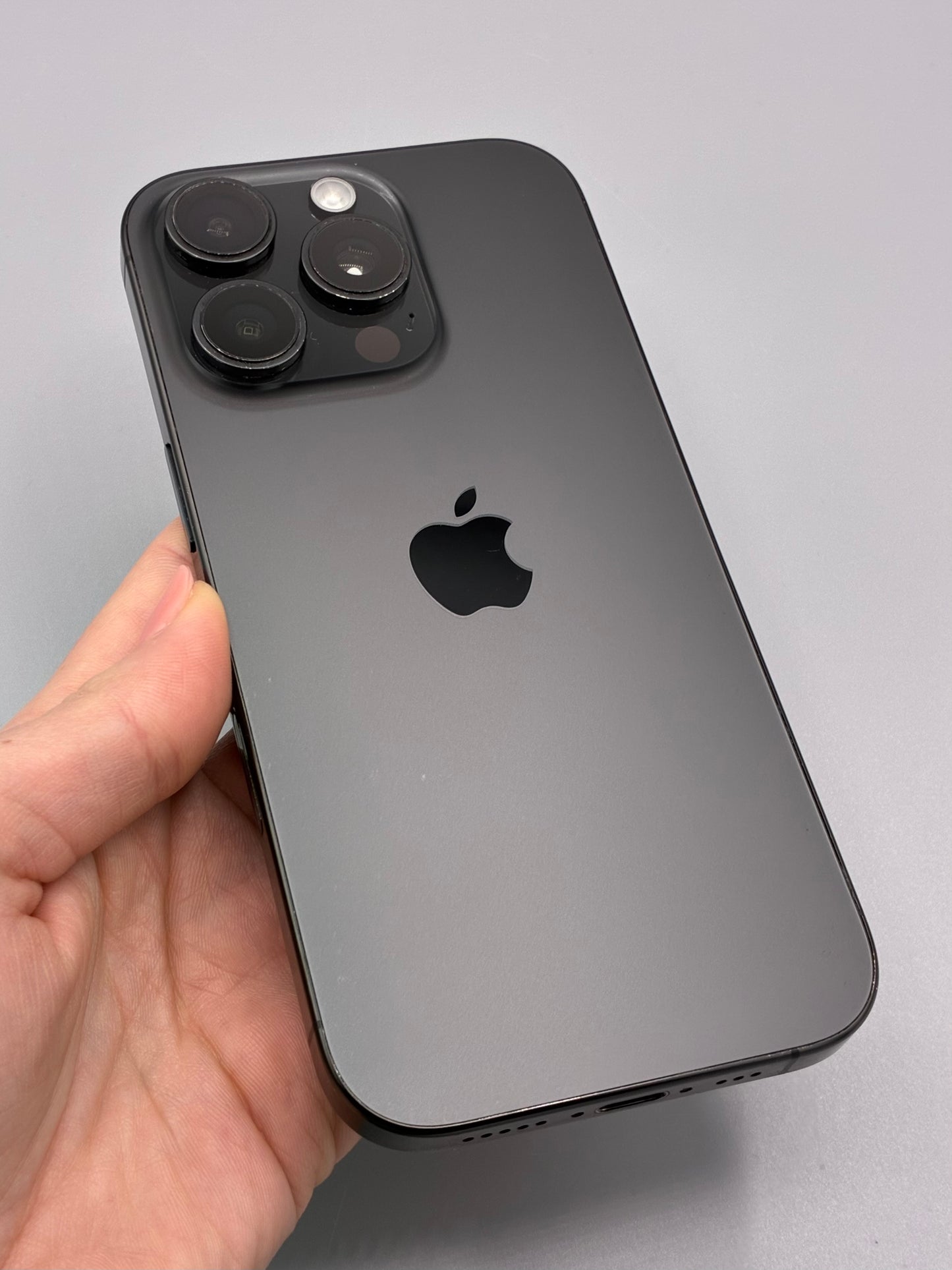 iPhone 16 Pro, 128 GB, Baterie 89%, Black Titanium