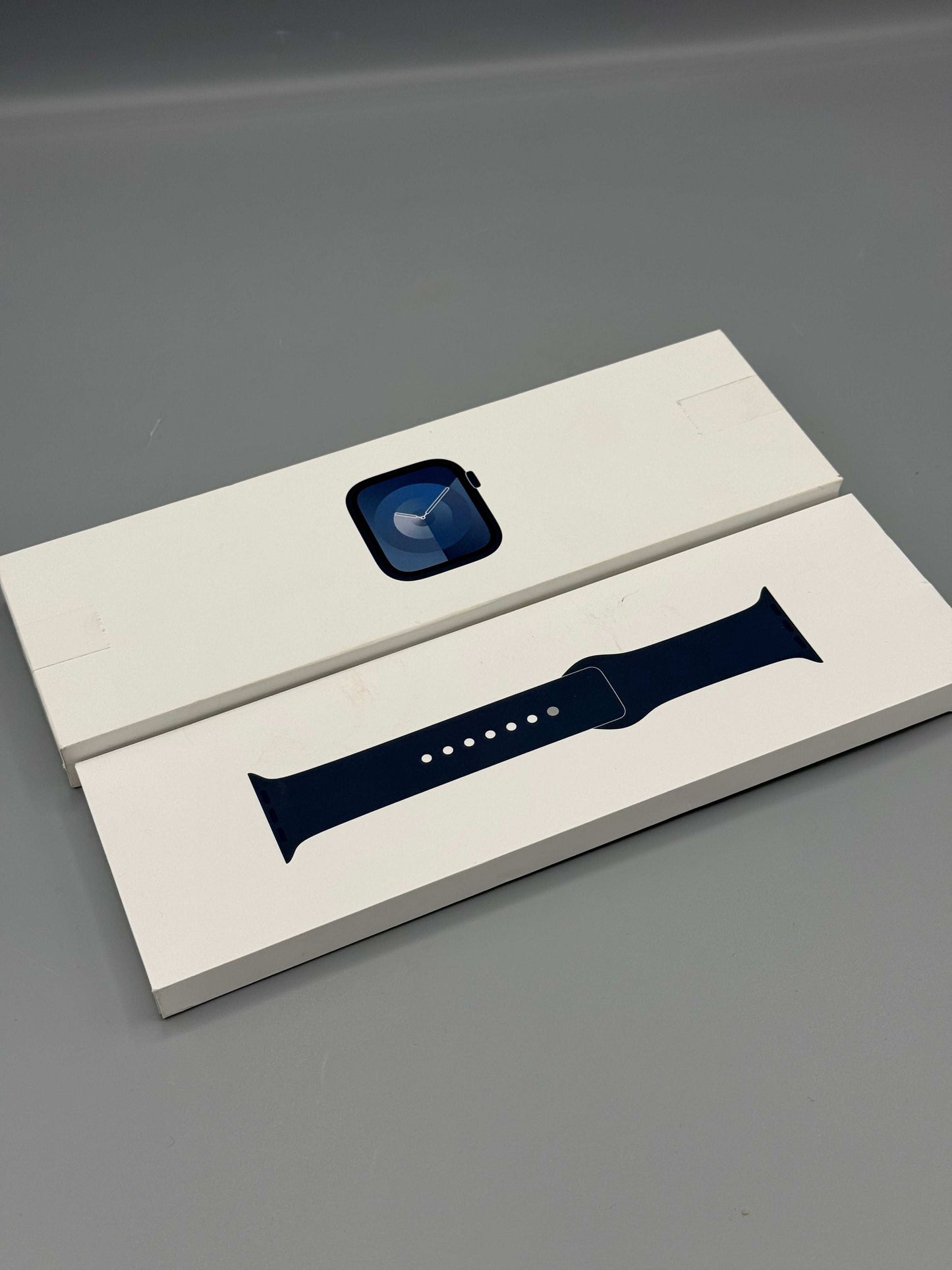 Apple Watch Series 9, GPS + Cellular, 41mm, Midnight Aluminium Case, Midnight Sport Band - M/L