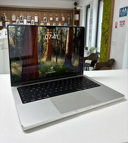 Laptop Apple MacBook Pro 14" 2023, M2 Pro, 16GB RAM, 512GB SSD, Baterie 94%, 67 Cicluri
