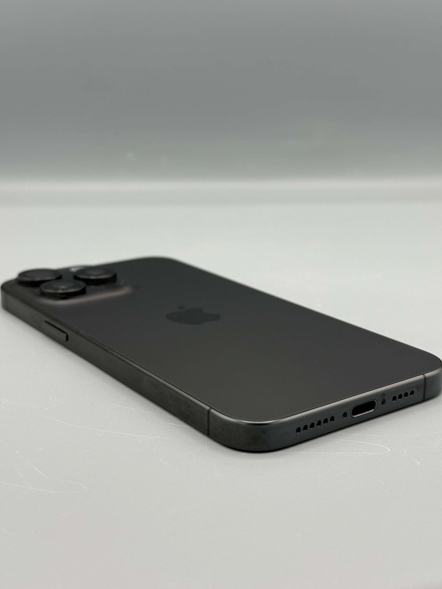 iPhone 15 Pro Max ,256 GB, Baterie 89%, 608 Cicluri, Black Titanium