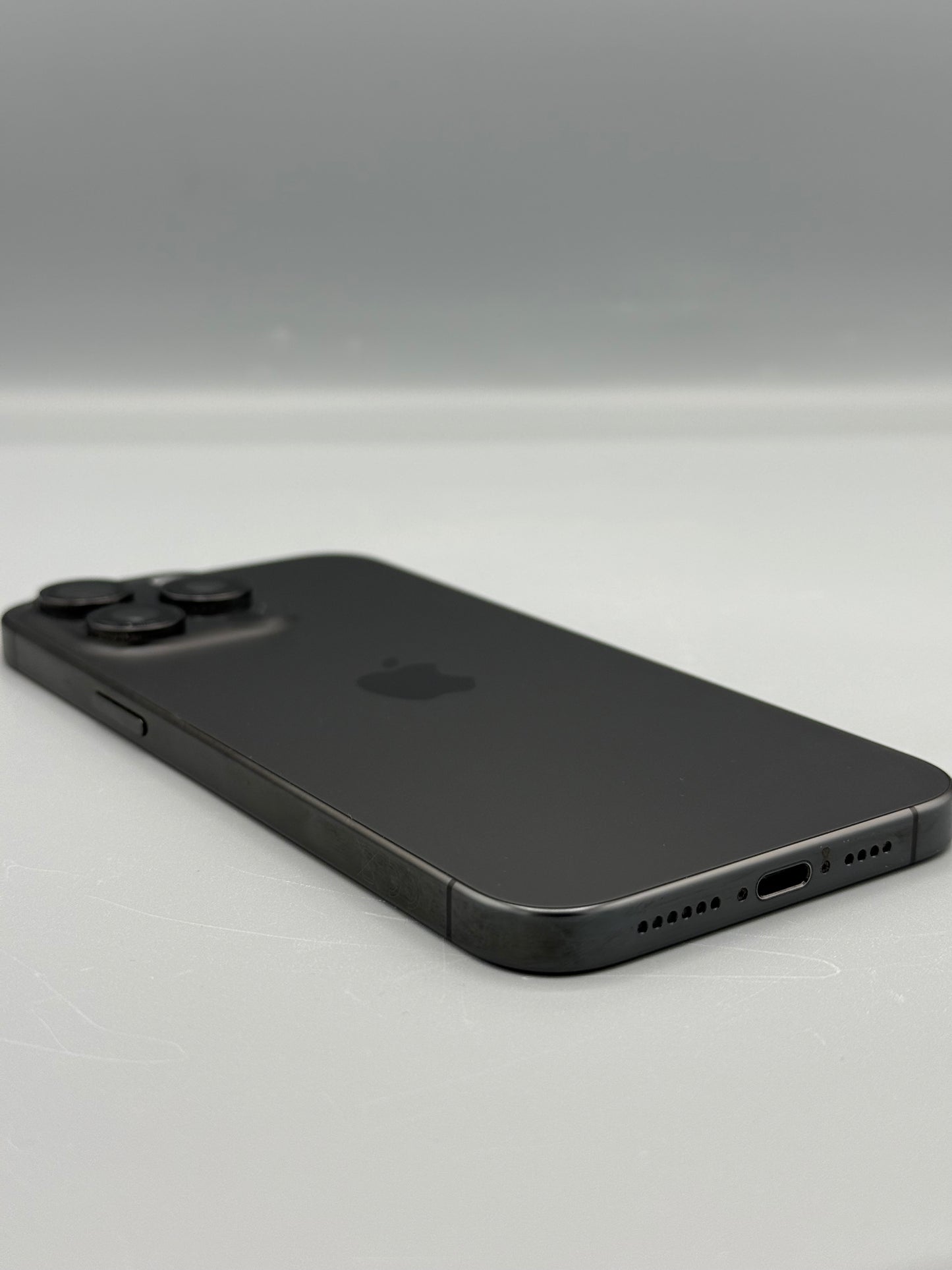 iPhone 15 Pro Max ,256 GB, Baterie 89%, 608 Cicluri, Black Titanium