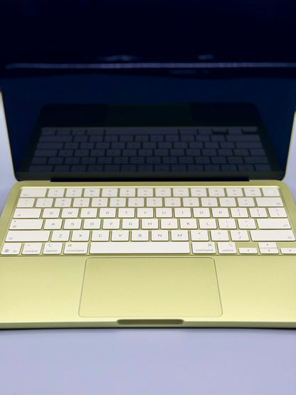 Macbook Neo 13" , 512 GB , 8 GB RAM , A18 PRO, Baterie 100% , 7 Cicluri , Citrus