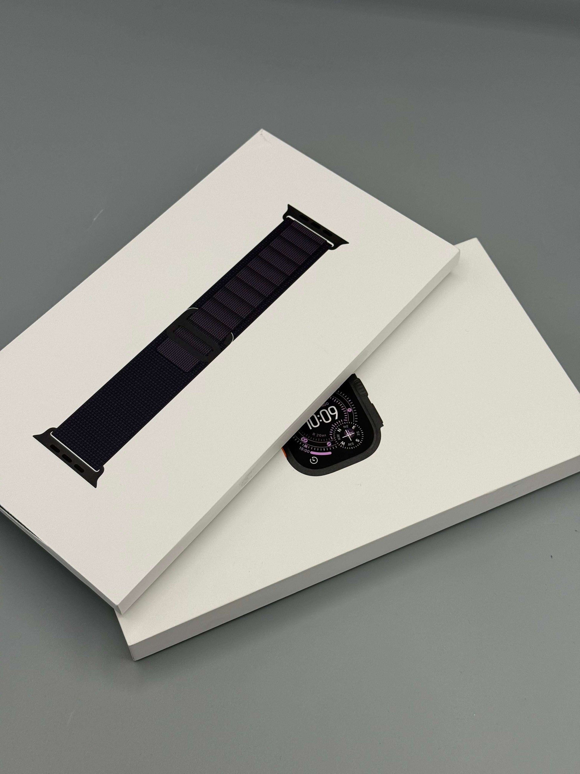 RESIGILAT: Apple Watch Ultra 3, GPS + Cellular, Carcasa Black Titanium 49mm, Black Alpine Loop - Large