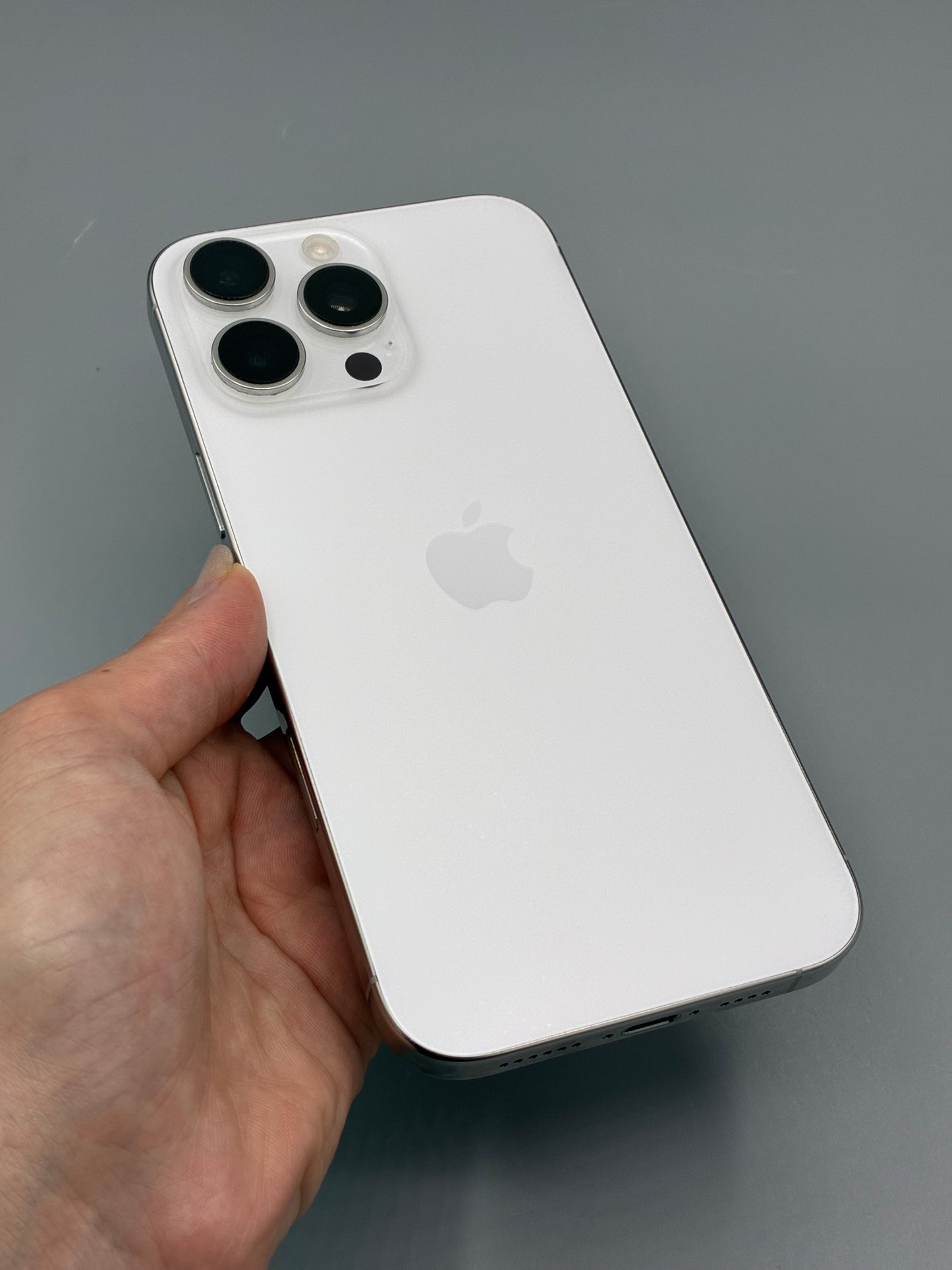 iPhone 16 Pro Max, 256 GB, Baterie 90%, White Titanium