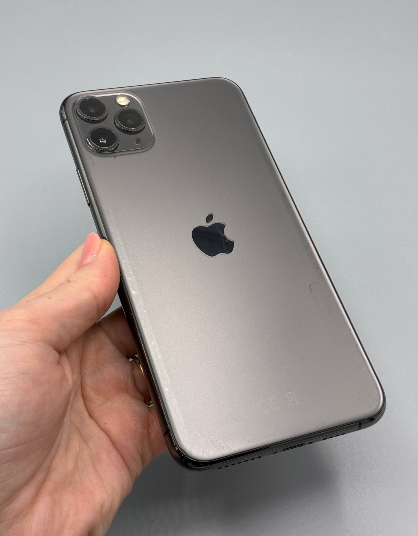 iPhone 11 Pro Max, 256 GB, Baterie 77%, Space Gray