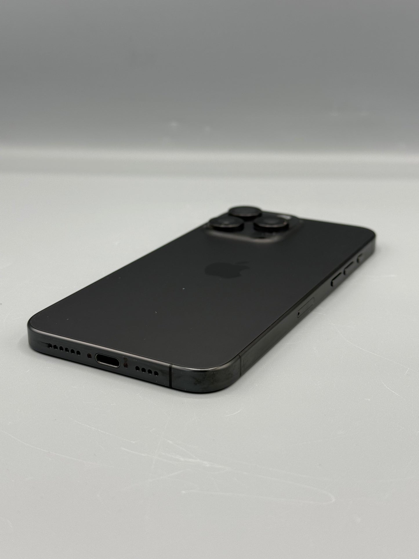 iPhone 15 Pro Max ,256 GB, Baterie 89%, 608 Cicluri, Black Titanium