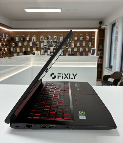 Laptop Gaming Acer Nitro AN515-51, i7-7700HQ, 16 GB RAM, 256 GB SSD, 15.6", Windows 10 Pro, Incarcator, Nu tine bateria
