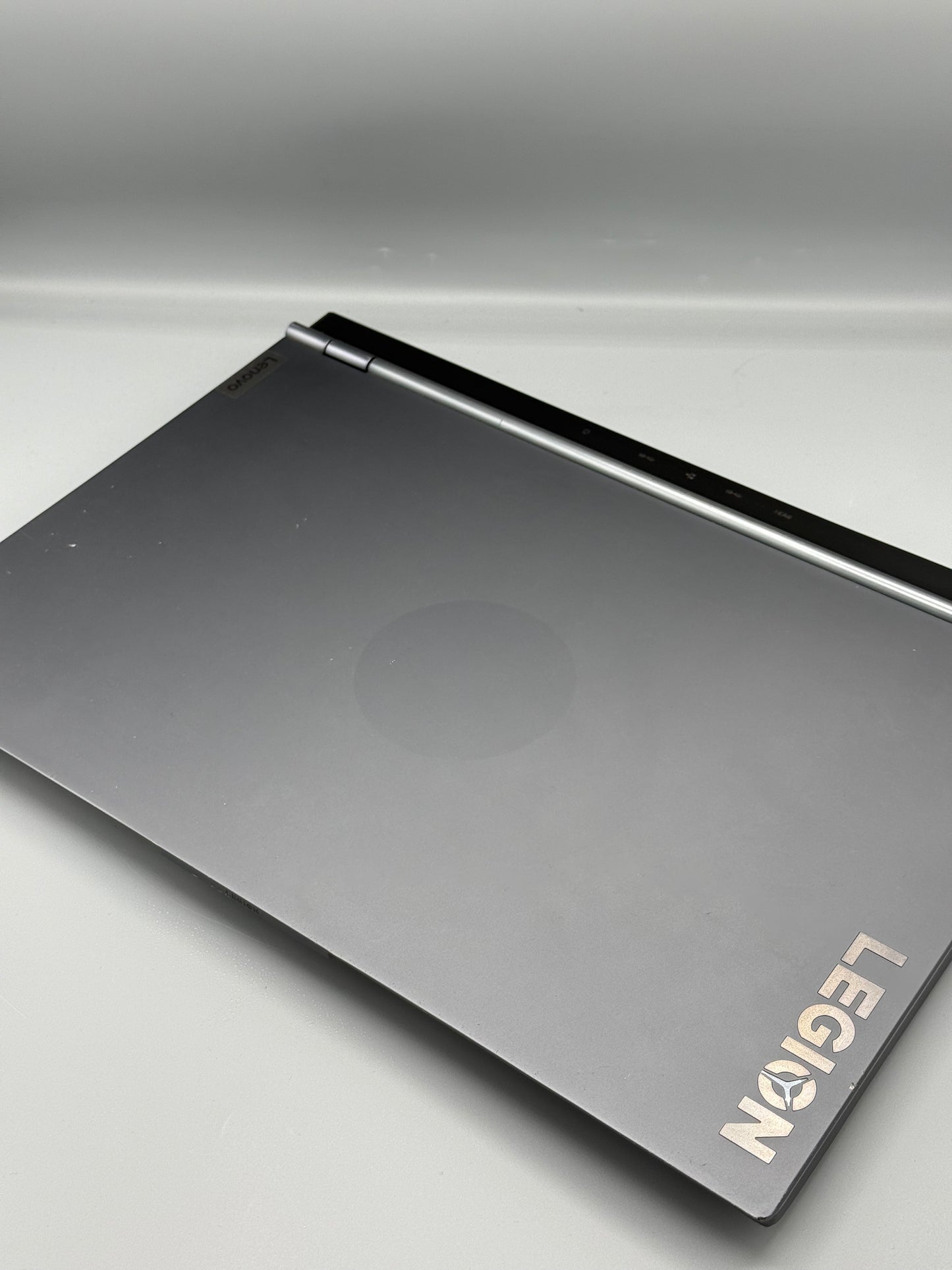 Lenovo Legion 7 i7 | Gen 10 | 16GB RAM | 1T SSD |RTX 2070 Super Max-Q Design 8GB | Display 15.6 full HD 144 GHz | Incărcător Original