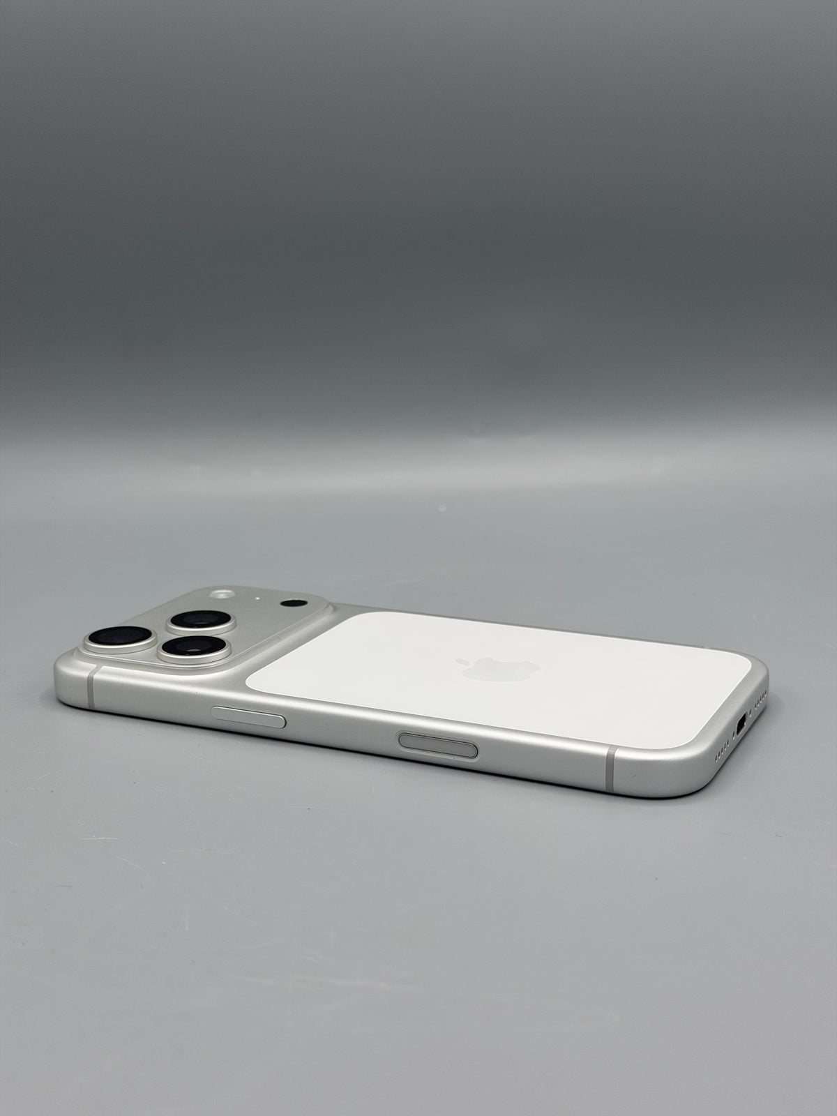 iPhone 17 Pro, 256 GB, Baterie 99%, 206 Cicluri, Silver