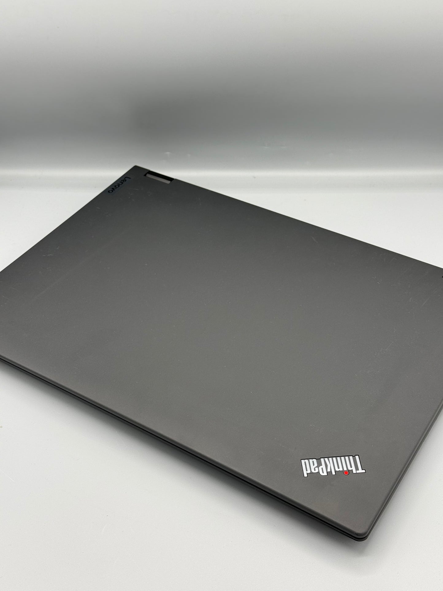 Laptop Lenovo ThinkPad P16v Gen 2 | Intel Core Ultra 7 | 1 TB SSD | 32 GB RAM | Nvidia RTX A1000 6GB | An 2024 | Second-Hand