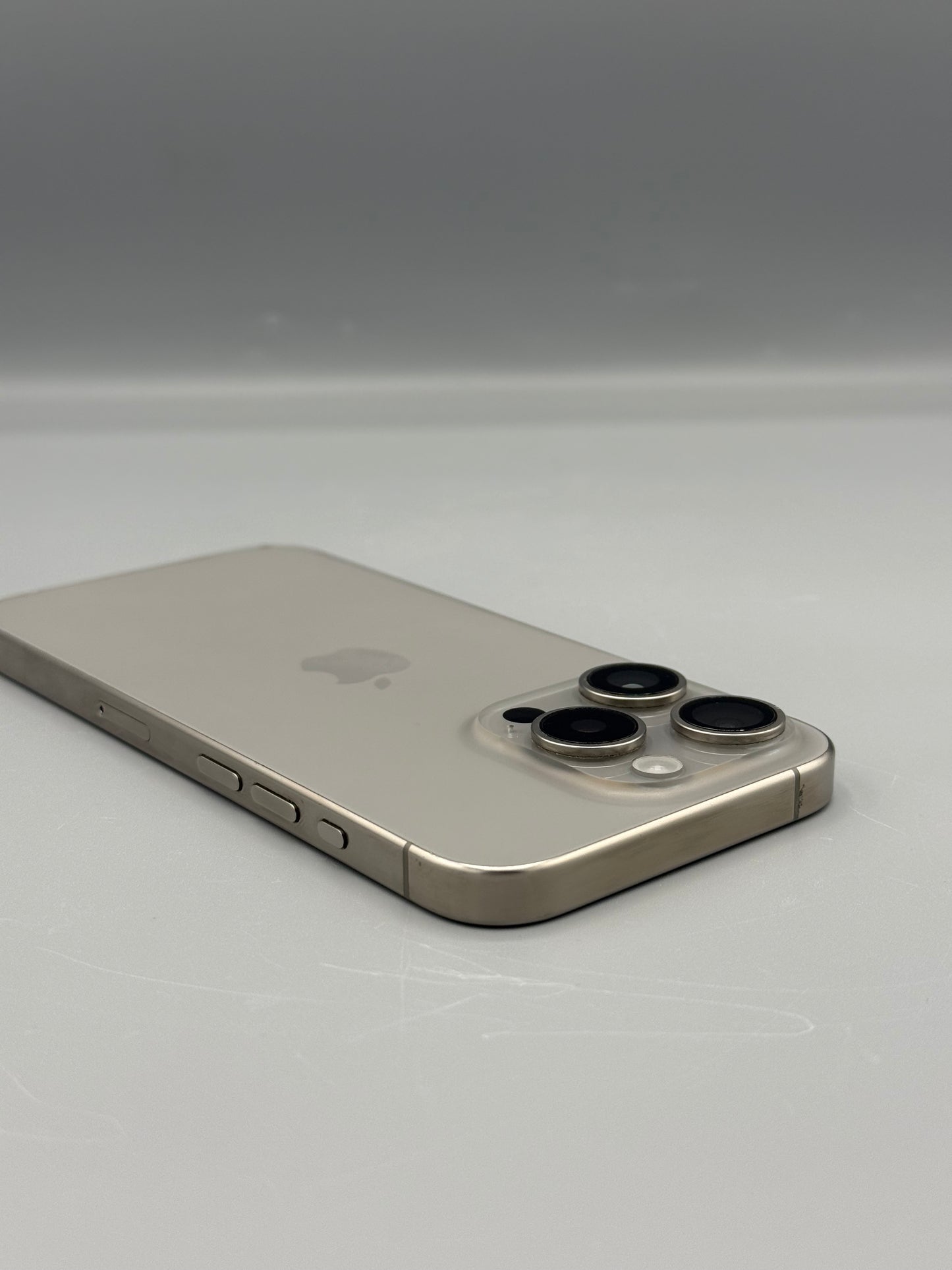 iPhone 15 Pro, 128 GB, Baterie 88%, 667 Cicluri, Natural Titanium