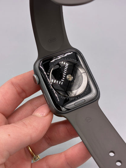 Apple Watch 4, GPS, Cellular, 44 MM, Baterie 65%, Negru