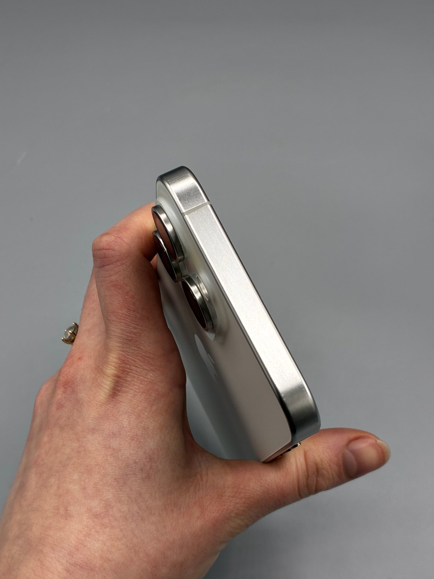 iPhone 15 Pro Max, 256 GB, Baterie 94%, White