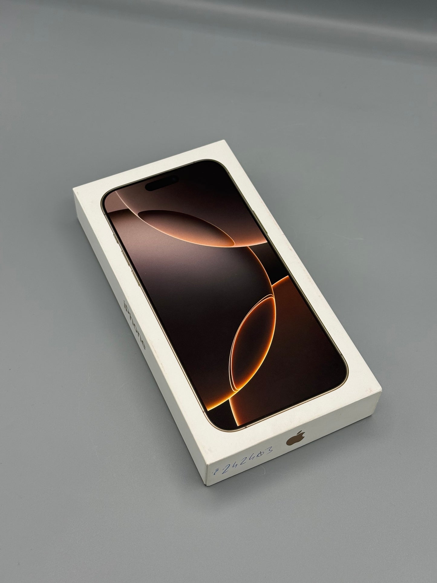 iPhone 16 Pro Max, 256 GB, Baterie 100%, 0 Cicluri, Desert Titanium