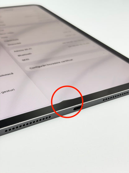 iPad Pro 11" (M4), 256GB, Baterie 100%, 41 Cicluri, Space Black, Pata mica ecran