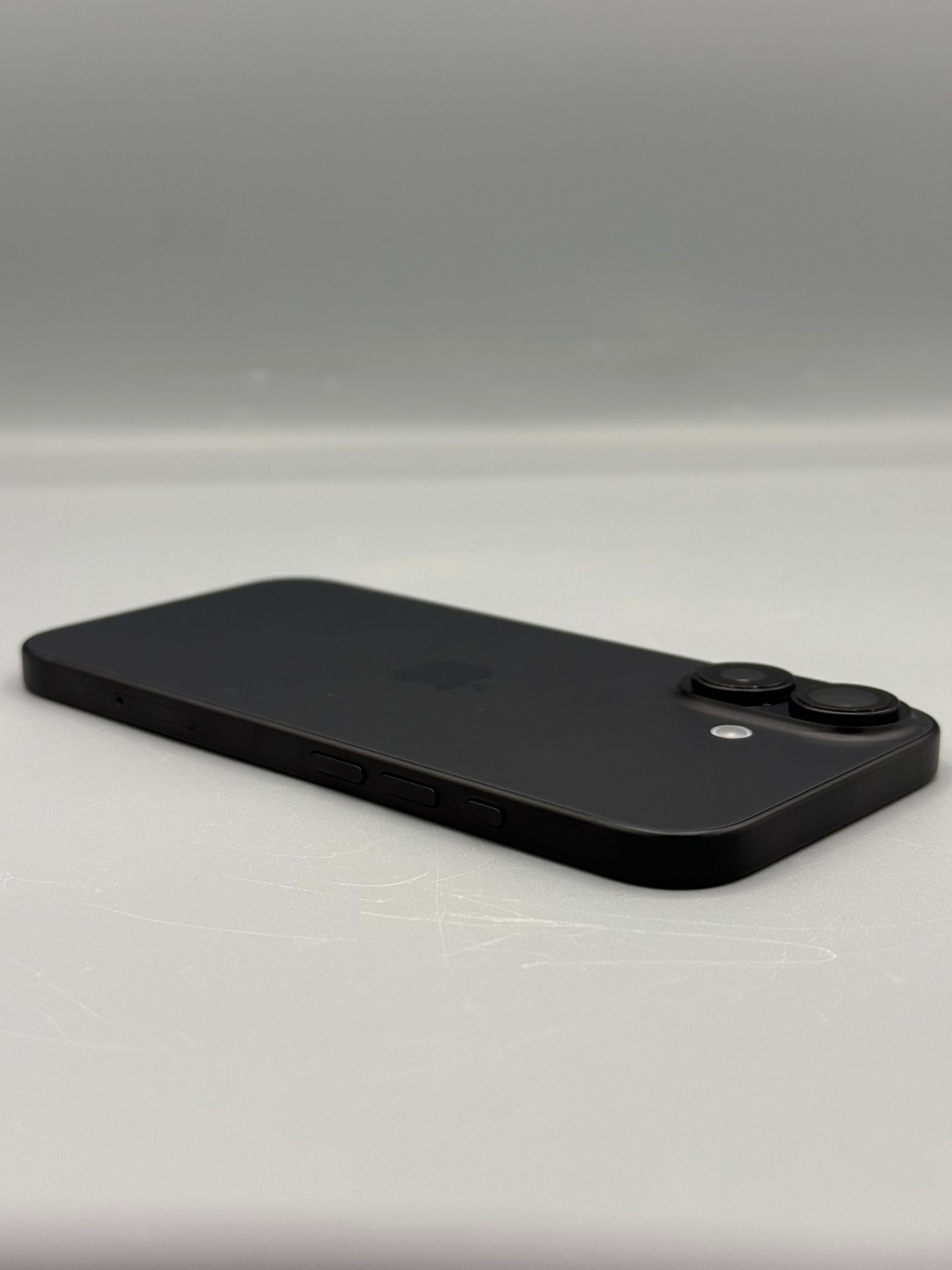 iPhone 16 | 128 GB | Baterie 100% | 66 Cicluri | Negru