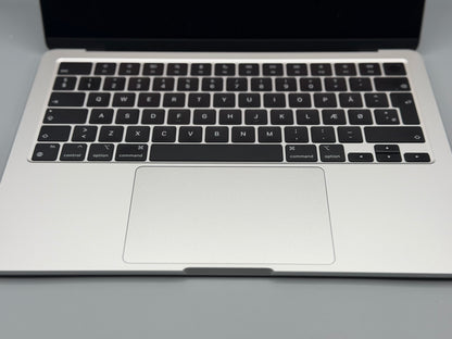 MacBook Air 13" ,256 GB, 16 GB RAM, Procesor M3 , Silver , Baterie 86% , 505 Cicluri