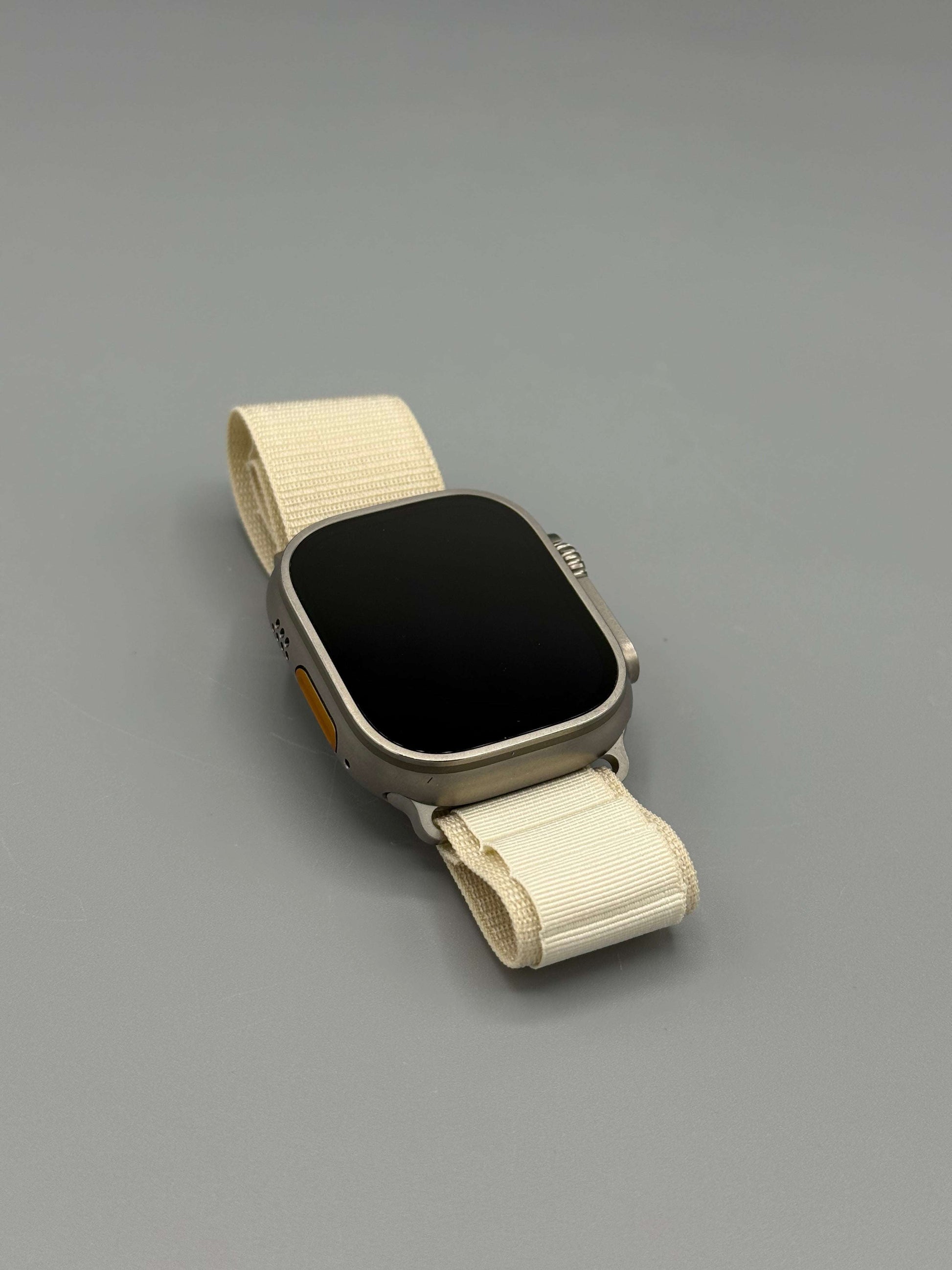 Apple Watch Ultra 1, 49 MM, Natural Titanium, Cellular