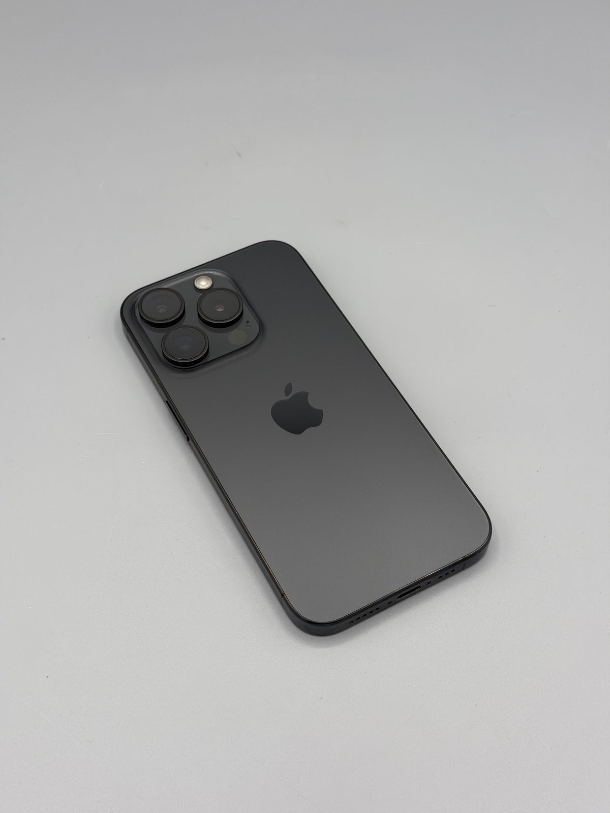 iPhone 15 Pro, 128 GB, Baterie 93% , 288 Cicluri, Black Titanium