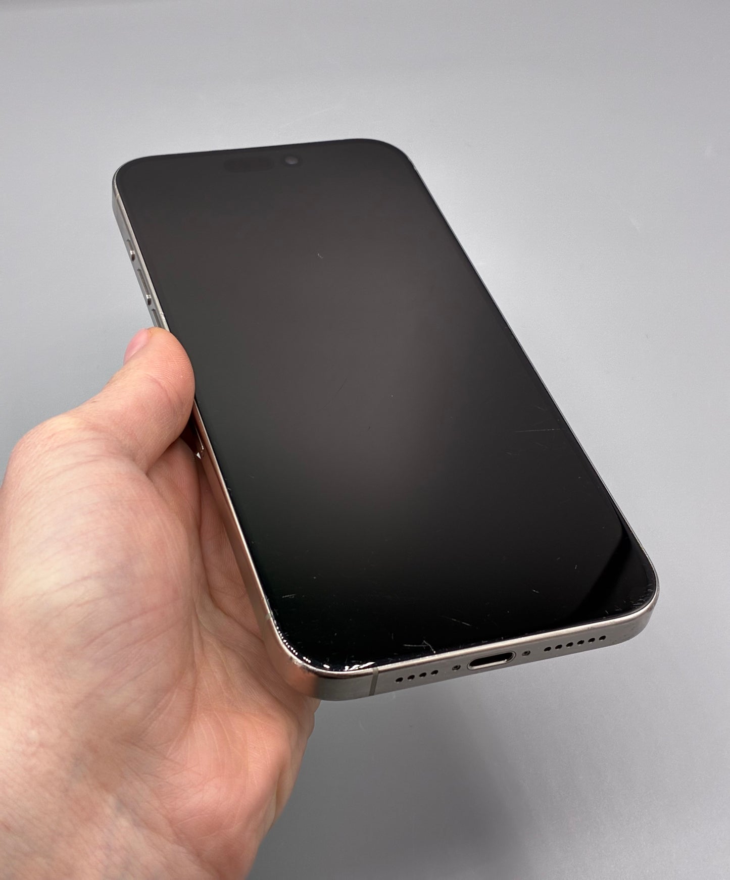 iPhone 15 Pro Max, 256 GB, 5G,  Baterie 88%, PUNCT ECRAN, Natural Titanium