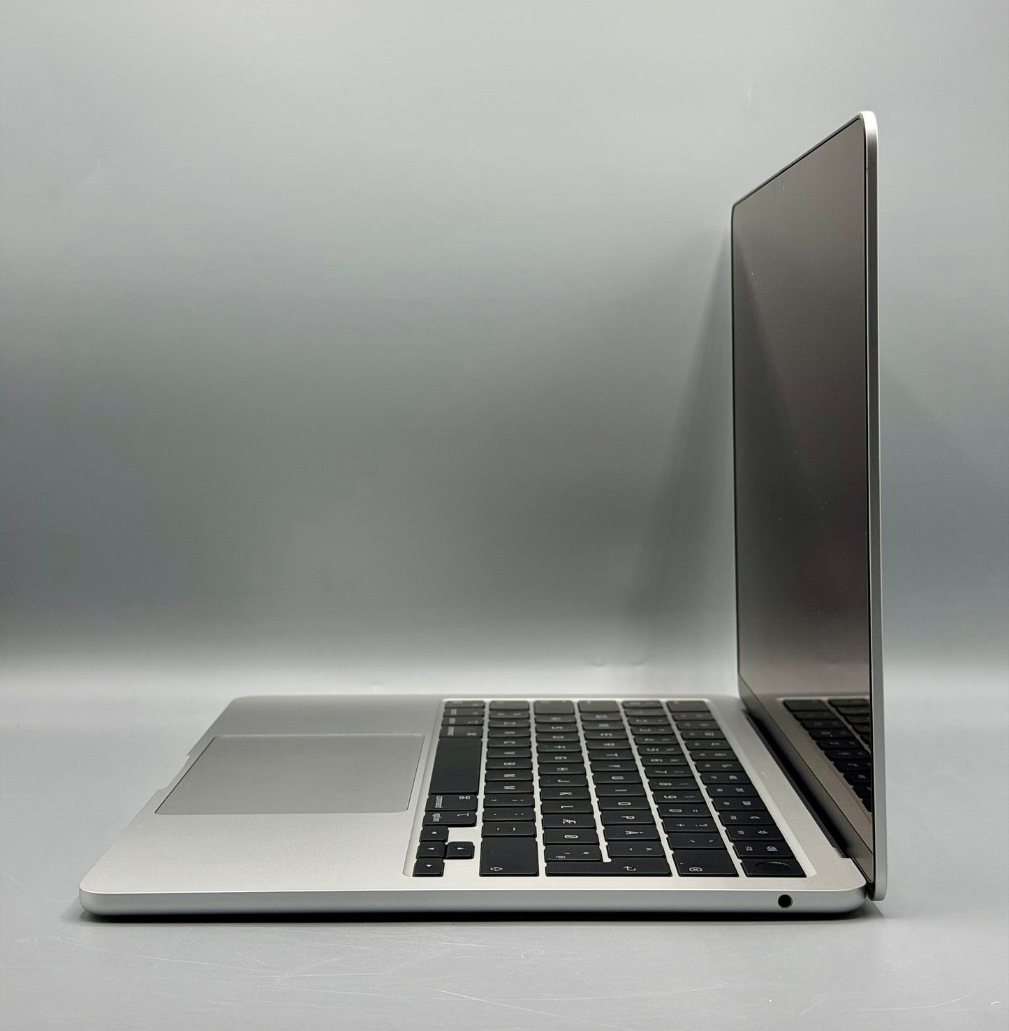 MacBook Air 13" ,256 GB, 16 GB RAM, Procesor M3 , Silver , Baterie 86% , 505 Cicluri