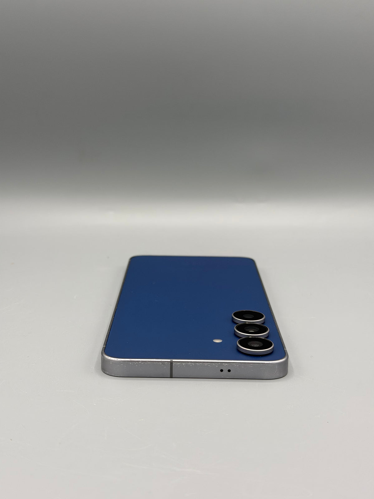 Samsung Galaxy S25 FE, Dual SIM, 8 GB RAM, 128 GB, Baterie 100%, 216 Cicluri