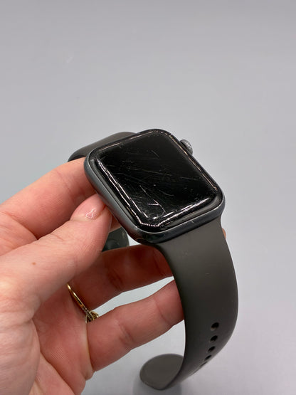 Apple Watch 4, GPS, Cellular, 44 MM, Baterie 65%, Negru
