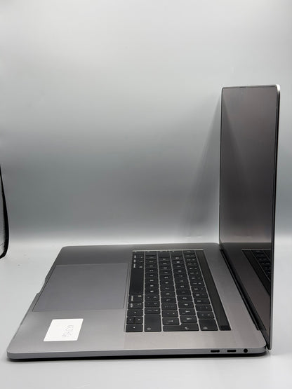 Macbook Pro 16" / 2019 / Touchbar / i9 / 32 GB RAM / 500 GB SSD / 321 Cicluri / Silver