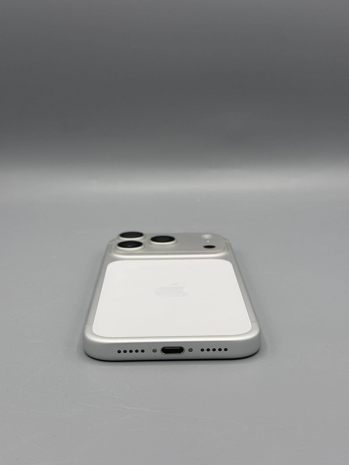 iPhone 17 Pro, 256 GB, Baterie 99%, 206 Cicluri, Silver