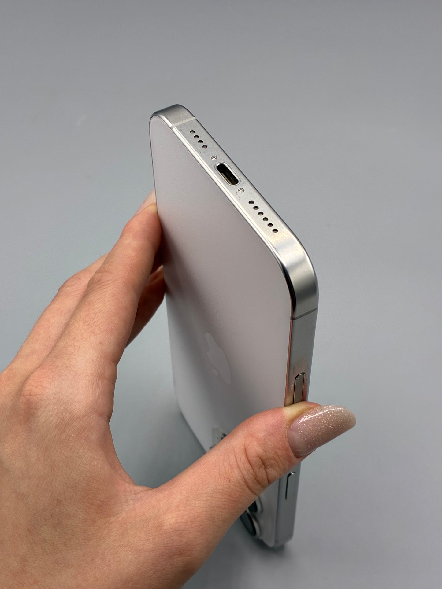 iPhone 16 Pro Max, 256 GB, Baterie 90%, White Titanium