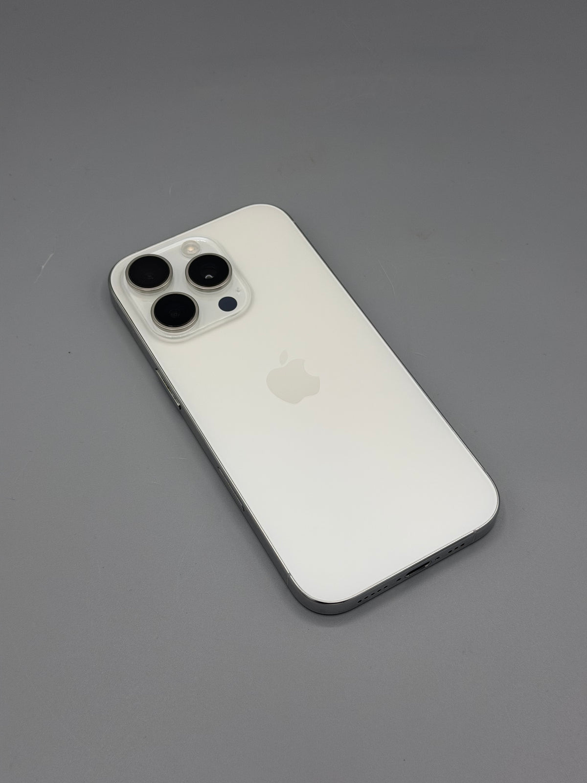 iPhone 16 Pro, 128 GB, Baterie 90%, 521 Cicluri, White Titanium