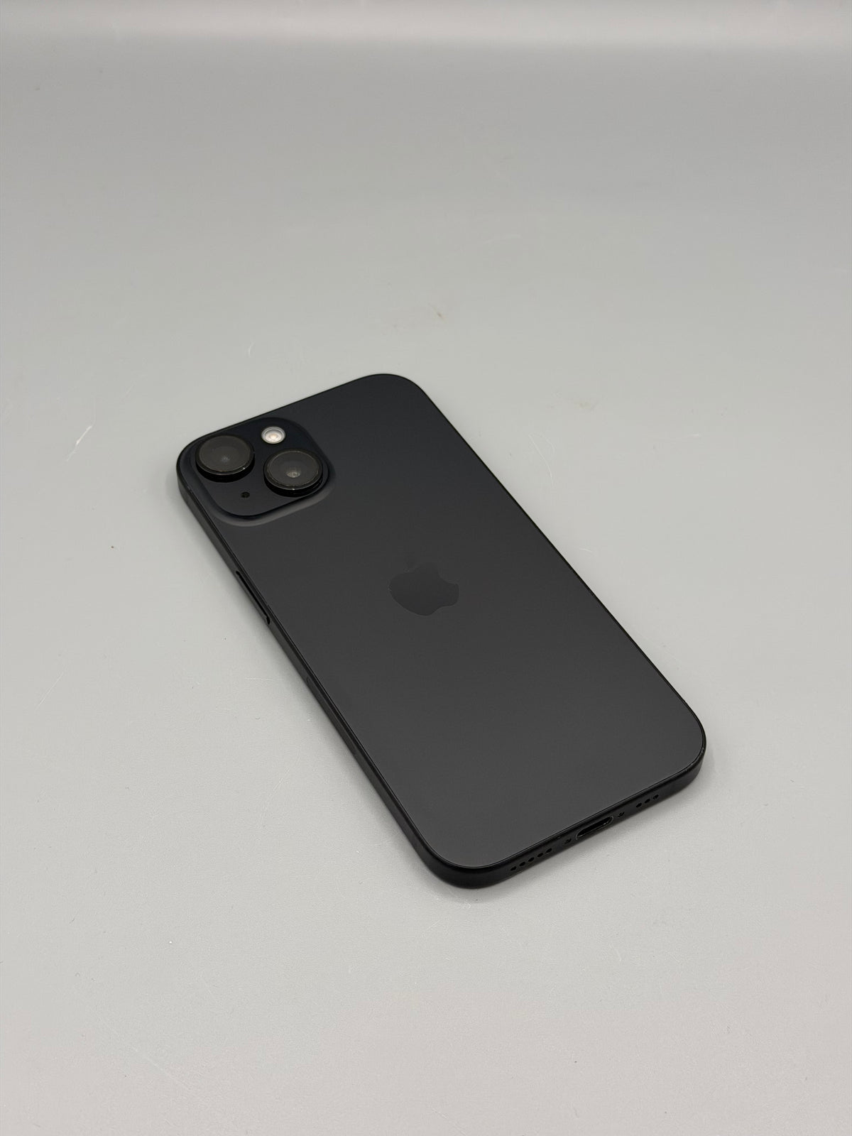 iPhone 15 | 128 GB | E-SIM | Baterie 91% | 380 Cicluri | Negru