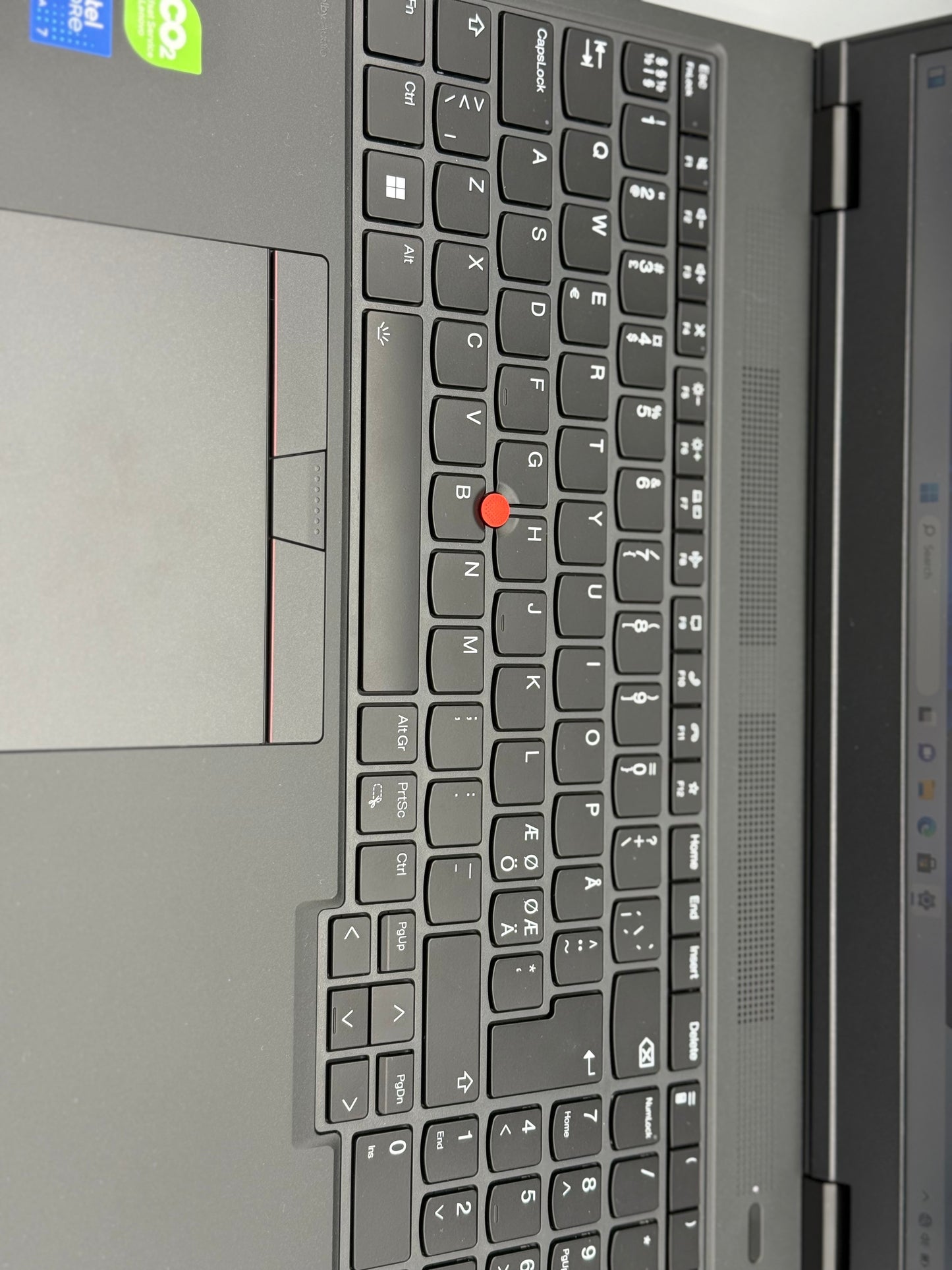 Laptop Lenovo ThinkPad P16v Gen 2 | Intel Core Ultra 7 | 1 TB SSD | 32 GB RAM | Nvidia RTX A1000 6GB | An 2024 | Second-Hand